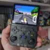 Explora la Consola de Juegos Portátil R36S: Diversión Retro en tus Manos